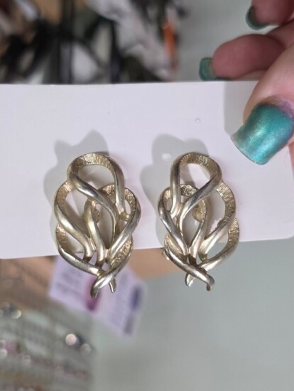 Vintage Sarah Coventry Clip On Silver Earrings. Signed & Pat Pend